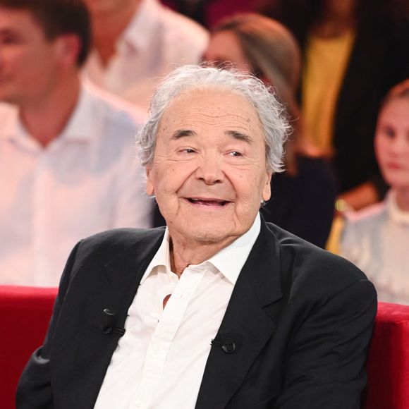 Exclusif - Pierre Perret lors de l'enregistrement de l'émission Vivement Dimanche, au studio Rive gauche, à Paris, France, le 22 octobre 2025© Guillaume Gaffiot/Bestimage