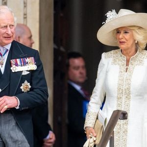 C'est à Londres, le vendredi 10 juillet 2026, qu'un événement majeur s'est produit au sein de la famille royale britannique. Le prince Harry a été reçu par son père, le roi Charles III, et son épouse, la reine Camilla.
Le prince Charles, prince de Galles, et Camilla Parker Bowles, duchesse de Cornouailles - Les membres de la famille royale et les invités lors de la messe célébrée à la cathédrale Saint-Paul de Londres, dans le cadre du jubilé de platine (70 ans de règne) de la reine Elisabeth II d’Angleterre. Londres, le 3 juin 2022. © Backgrid USA / Bestimage