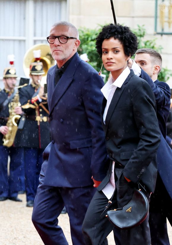 Vincent Cassel et sa compagne Narah Baptista - Arrivées des personnalités au dîner d’État en l’honneur du président brésilien et de sa femme au palais présidentiel de l’Élysée à Paris le 5 juin 2025.

© Jacovides / Moreau / Bestimage