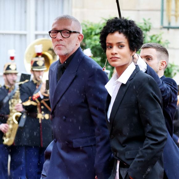 Vincent Cassel et sa compagne Narah Baptista - Arrivées des personnalités au dîner d’État en l’honneur du président brésilien et de sa femme au palais présidentiel de l’Élysée à Paris le 5 juin 2025.

© Jacovides / Moreau / Bestimage