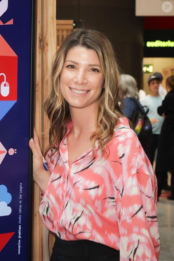 En décembre 2022, après six années sur France 2, elle décide de quitter la présentation des bulletins météo. 

Exclusif - Chloé Nabedian lors de l'inauguration du 20ème Forum International Météo et Climat à Paris, France, le 6 octobre 2023. © Jack Tribeca/Bestimage