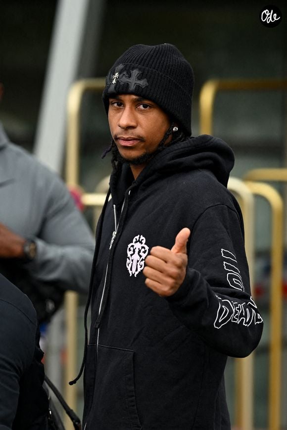 Michael Olise - L'équipe de France de football s'envole du Bourget pour rejoindre Boston aux Etats Unis pour participer à la coupe du monde de la FIFA (du 11 juin au 19 juillet, aux États-Unis, au Canada et au Mexique), le 10 juin 2026. Pierre Perusseau/Bestimage