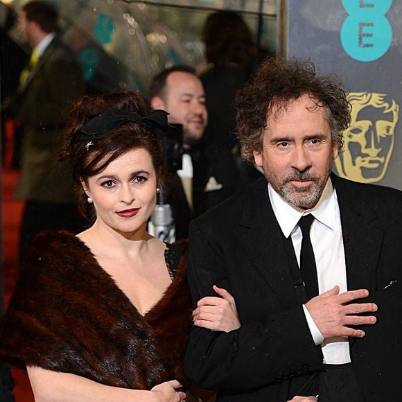 A savoir Helena Bonham Carter 

Helena Bonham Carter et Tim Burton arrivent pour les BAFTA 2013 British Academy Film Awards au Royal Opera House, Bow Street, Londres, Royaume-Uni, le 10 février 2013. Photo par Dominic Lipinski/PA Photos/ABACAPRESS.COM