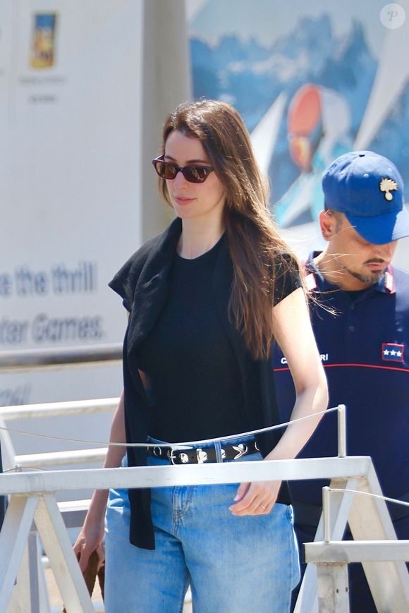 Hussein, prince héritier de Jordanie, avec son bébé dans les bras et sa femme la princesse Rajwa Al Hussein arrivent à l'aéroport Marco Polo de Venise après avoir assisté au mariage de J. Bezos et L. Sanchez. 28/06/2025. Photographe : Backgrid USA / Bestimage
