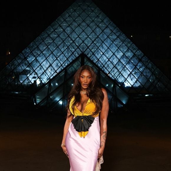 Paris, FRANCE es manifestants sont arrivés au Grand Dîner du Louvre à Paris.



Sur la photo : Aya Nakamura