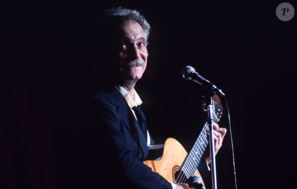 La famille peut encore faire appel ou se pourvoir en cassation, mais pour l’instant, les souvenirs de Brassens restent sous le contrôle des proches historiques.

Georges Brassens 1977 - Archive Portrait. JLPPA / Bestimage