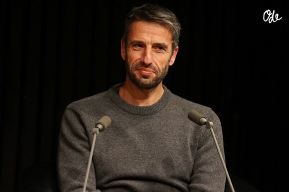 Exclusif - Tony Estanguet présente son livre "Par amour du sport" (Ed. Calmann-Lévy) au centre de conférence "Station Ausone - Librairie Mollat" à Bordeaux, le 24 novembre 2025.
