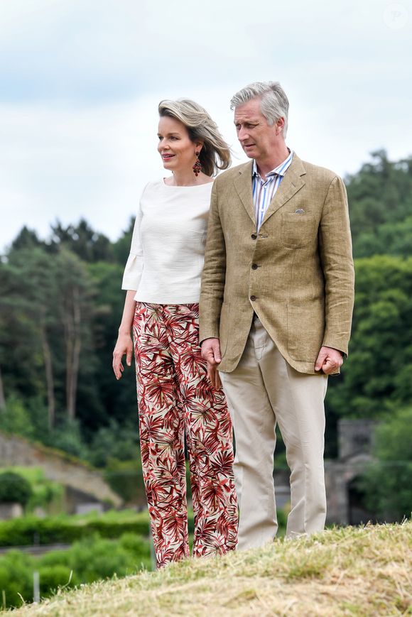 Le roi Philippe et la reine Mathilde de Belgique - La famille Royale de Belgique visite la ville de Villers-la-Ville lors de leurs vacances en Belgique le 24 juin 2018

Photo : ALAIN ROLLAND/ IMAGEBUZZ/ BESTIMAGE