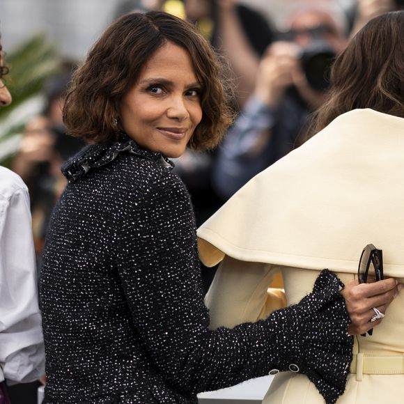 L'actrice américaine Halle Berry en fait également partie

Halle Berry - Photocall du jury des longs métrages lors du 78ème Festival International du Film de Cannes, le 13 mai 2025. 
© Jacovides / Moreau / Bestimage