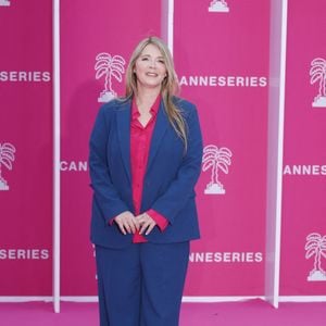 Hélène Rollès ( Les mystères de L'amour) - Soirée d'ouverture de CanneSeries Saison 6 au Palais des Festivals de Cannes le 14 Avril 2023. 

© Denis Guignebourg/Bestimage