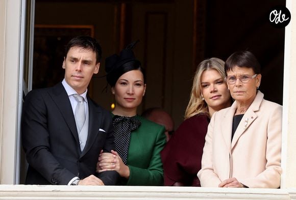 Louis Ducruet et sa femme Marie Ducruet (Chevallier), Camille Gottlieb, La princesse Stéphanie de Monaco - - La famille princière de Monaco au balcon du palais, à l'occasion de la Fête Nationale de Monaco, le 19 novembre 2025. © Dominique Jacovides/Bestimage