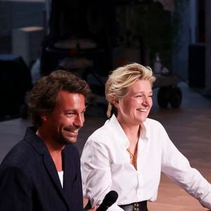 Exclusif - Bertrand Chameroy, Anne-Elisabeth Lemoine, sur le plateau de l'émission "C à vous" lors du 78ème Festival International du Film de Cannes, France, le 19 mai 2025. © Jack Tribeca/Bestimage