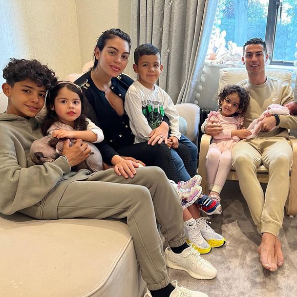 Georgina Rodriguez et Cristiano Ronaldo en famille sur Instagram