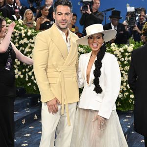 Jonathan Simkhai et Kerry Washington sur le tapis rouge du gala du Met 2025, le lundi 5 mai 2025 à New York. 

Photo : Starmax / Bestimage