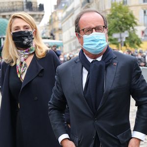 François Hollande et sa compagne Julie Gayet - Arrivées aux obsèques de Juliette Gréco en l'église Saint-Germain-des-Prés. Le 5 octobre 2020 © Jacovides-Moreau / Bestimage