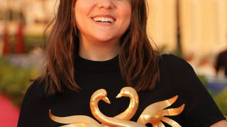 Laura Felpin récompensée au Festival de Cabourg avec une autre Laura, Joséphine Japy éblouissante pour la cérémonie de clôture