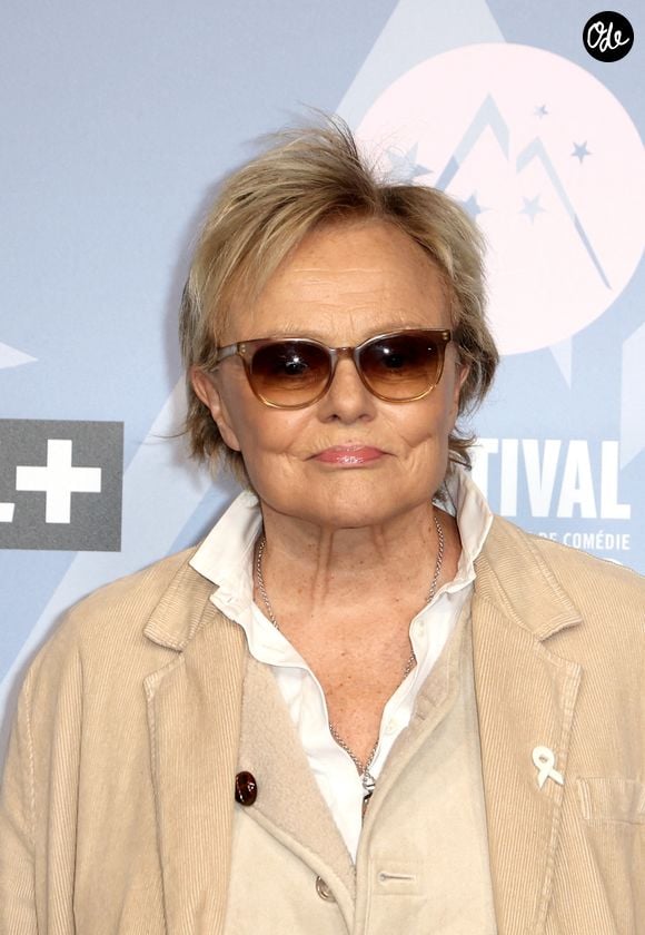 Muriel Robin - Tapis rouge lors du 29ème Festival International du Film de Comédie de l'Alpe d'Huez le 20 Janvier 2026. © Dominique Jacovides/Bestimage