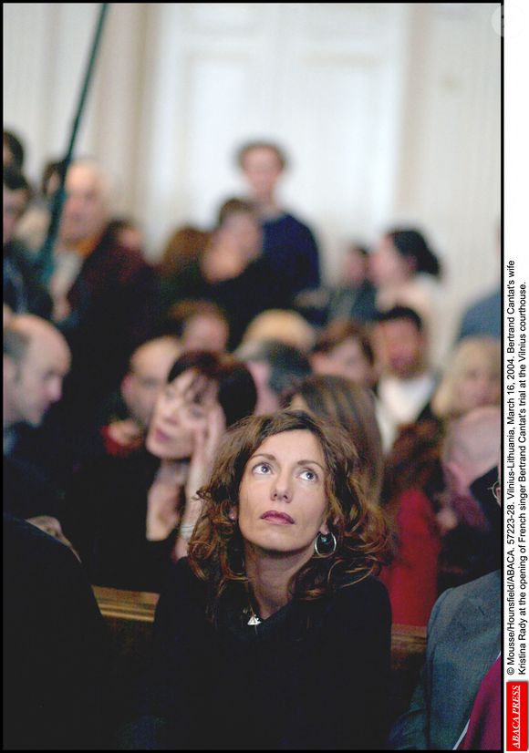 L'épouse de Bertrand Cantat, Kristina Rady, à l'ouverture du procès du chanteur français Bertrand Cantat au palais de justice de Vilnius. 16 mars 2004.  © Mousse/Hounsfield/ABACA.