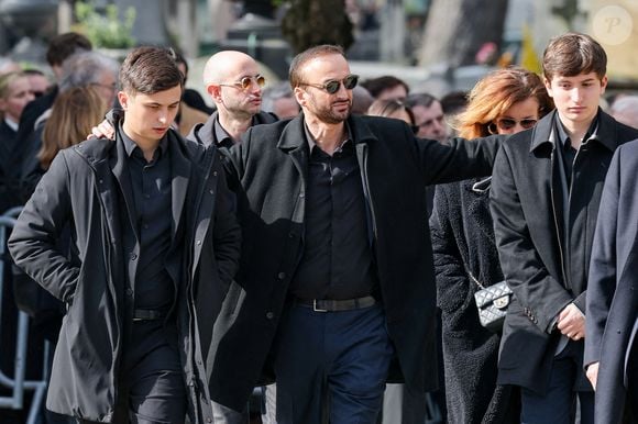 Michel Ferracci et ses fils, Enzo et Maël aux arrivées des obsèques d'Emilie Dequenne au cimetière Père Lachaise à Paris, France © Cyril Moreau/Bestimage