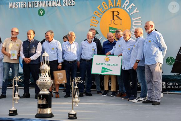 Le roi Juan Carlos de Bourbon, lors de la cérémonie de remise des prix de la 10ème édition de la régate Master King Juan Carlos-El Corte Inglés à Sanxenxo le 14 septembre 2025.

Photo : Europa Press / Bestimage