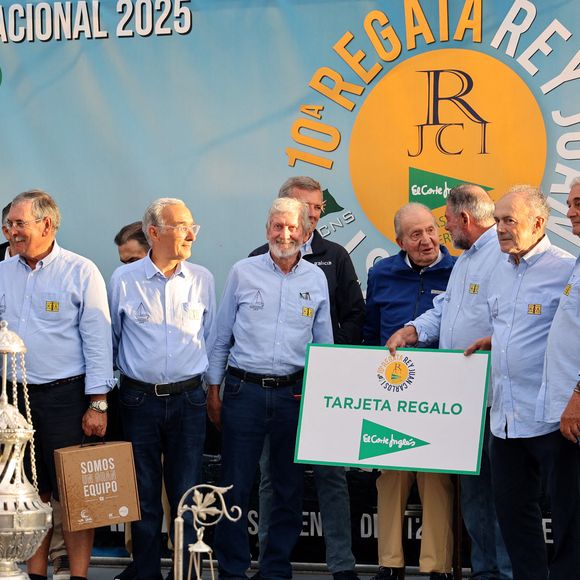 Le roi Juan Carlos de Bourbon, lors de la cérémonie de remise des prix de la 10ème édition de la régate Master King Juan Carlos-El Corte Inglés à Sanxenxo le 14 septembre 2025.

Photo : Europa Press / Bestimage