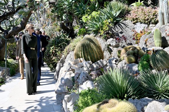 Le prince Albert II de Monaco, sa femme la princesse Charlene et la princesse Caroline de Hanovre ont pu découvrir les travaux d'aménagements réalisés pendant 5 ans au jardin exotique de Monaco avant son ouverture au public le 30 mars.© Bruno Bebert / Bestimage