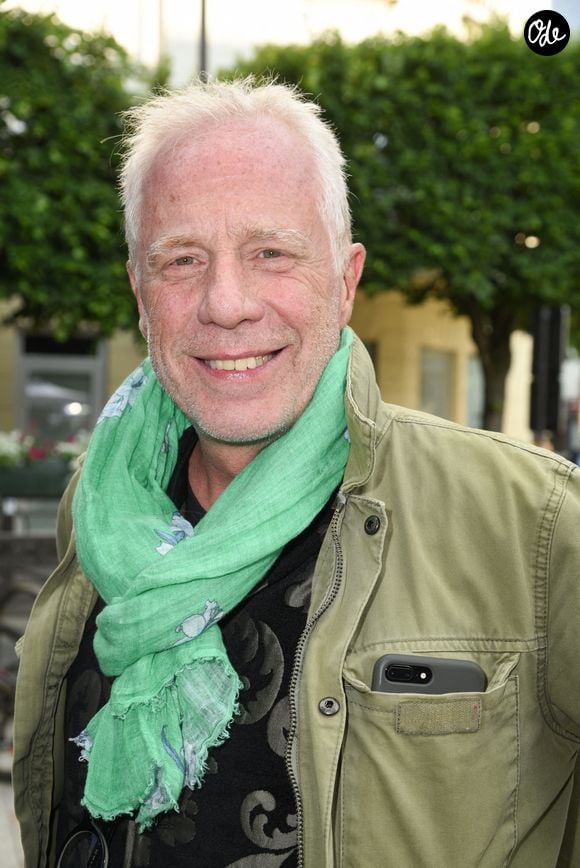 Elle avait espéré rester auprès de Pierre-Anthony Allard, le père de son fils.

Le photographe Pierre-Anthony Allard lors de la 3e édition du Festival Vincennes Images (VIF), qui s'est tenu à Vincennes, en France, le 24 mai 2019. Photo de Mireille Ampilhac/ABACAPRESS.COM