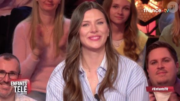 Camille Cerf a été profondément bouleversée par un adorable message de sa maman et sa soeur. Capture d'écran France 2