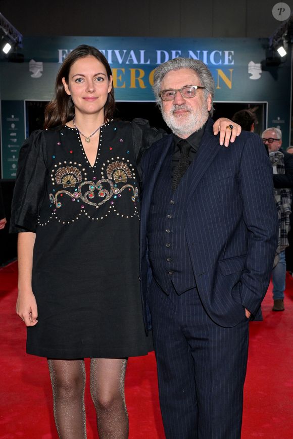 Daniel Auteuil et sa fille Nelly Auteuil lors de la 6ème édition du festival Cinéroman à Nice, le 4 octobre 2024. © Domnique Jacovides - Bruno Bebert / Bestimage