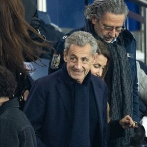 Donc je vois bien que la sidération étreint tout un chacun, bien au-delà des clivages politiques. Beaucoup de gens ont peur de ces excès, de l'injustice, de cette ambiance de règlements de comptes. Saint-Just, le bien mal nommé, est de retour. Il disait : 'Prouvez votre vertu, ou entrez dans les prisons'".

Nicolas Sarkozy dans les tribunes lors du match de Ligue 1 McDonald's "PSG - Auxerre (2-0)" au Parc des Princes à Paris, le 27 septembre 2025.
© Cyril Moreau/Bestimage