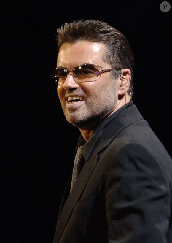 Photo d'archives du 18 novembre 2006 du chanteur George Michael. Crédit Yui Mok/PA Wire/Abaca