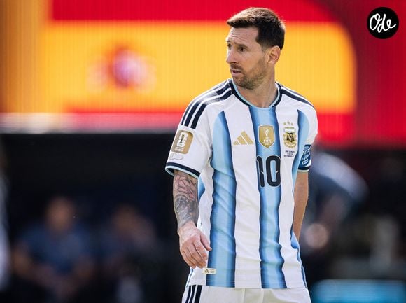 L'Argentin Lionel Messi observe le déroulement de la finale de la Coupe du monde masculine de la FIFA 2026 opposant l'Espagne à l'Argentine au New York New Jersey Stadium, dans le New Jersey, le 19 juillet 2026  (Crédit photo : © Ricardo Nogueira/Sport Press Photo via Zuma Press/ABACAPRESS.COM