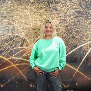 Severine Ferrer lors du Concours international d'art pyrotechnique à l'Hippodrome de Compiègne, le 20 septembre 2025. 

© Anne-Sophie Guebey / Bestimage