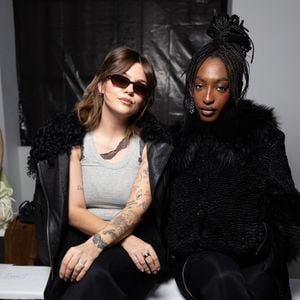 Louane Emera , Ebony au Front Row du défilé Vaillant Collection Femme Prêt-à-Porter Automne/Hiver 2026-2027 lors de la Fashion Week de Paris (PFW) au palais de Tokyo, à Paris, France, le 6 mars 2026. © Julien Sarkissian/Bestimage