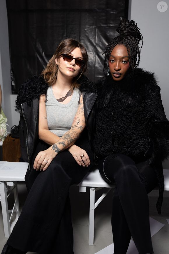 Louane Emera , Ebony au Front Row du défilé Vaillant Collection Femme Prêt-à-Porter Automne/Hiver 2026-2027 lors de la Fashion Week de Paris (PFW) au palais de Tokyo, à Paris, France, le 6 mars 2026. © Julien Sarkissian/Bestimage
