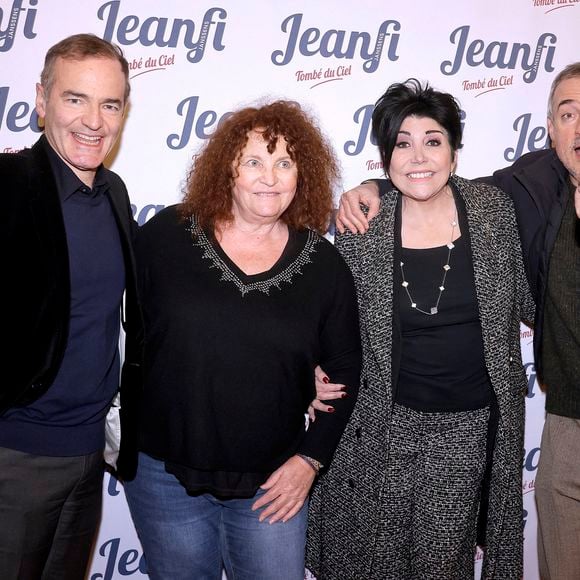 Franck Ferrand, Valerie Mairesse, Liane Foly et Sebastien Thoen à la 150 ème du spectacle "Tombé du ciel" de Jeanfi Janssens à la Comédie des Champs Elysées à Paris le 13 février 2025. Spectacle suivi d'une réception Restaurant Manko. © Cédric Perrin / Bestimage