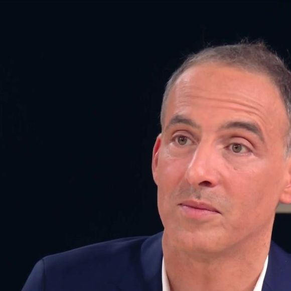 Mais voilà que son conjoint, présent ce mardi 18 novembre 2025, a été quelque peu malmené dans l'émission "La Grande Confrontation" sur LCI. 

Raphaël Glucksmann "La Grande Confrontation"