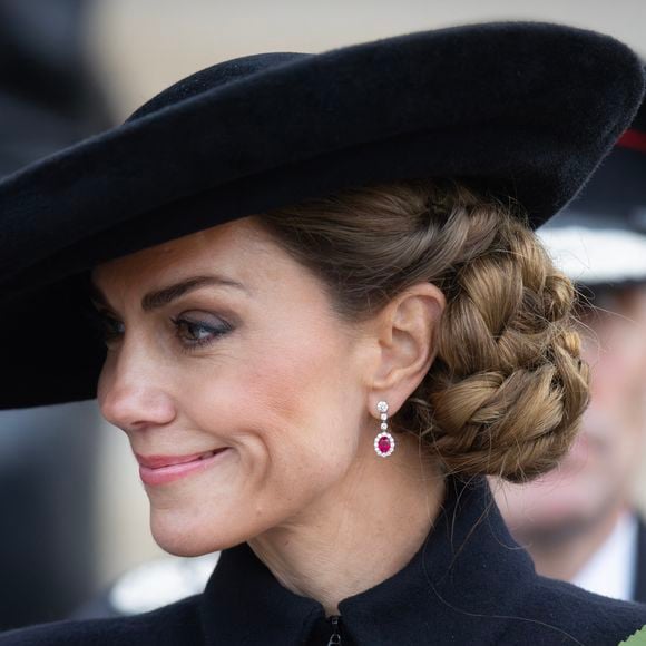 Catherine Kate Middleton, princesse de Galles, assiste à la cérémonie du souvenir de l'Armistice, au National Memorial Arboretum, à Burton-on-Trent, dans l'East Staffordshire. Photo par Julien Burton / Bestimage