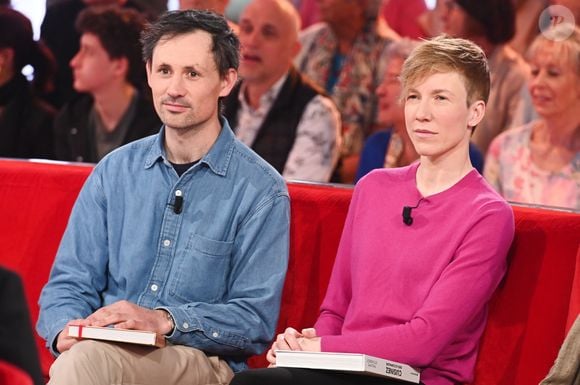 Exclusif - Mathieu Tordeur et Heidi Sevestre lors de l'enregistrement de l'émission Vivement dimanche au studio Rive gauche, présentée par M.Drucker, diffusée sur France 3 le 17 mai 2026, à Paris, France, le 21 avril 2026. © Guillaume Gaffiot/Bestimage