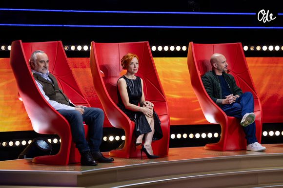 Exclusif - Antoine Duléry, Natasha St-Pier et Cartman lors de l'enregistrement de l'émission "Qui Ment?" présentée par B.Guillon et diffusée le 20 août 2026 sur France 2, à Saint-Denis, Seine Daint-Denis, France, le 24 novembre 2025. © Jeremy Melloul/Bestimage