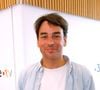 Julian Bugier a profité d’une escapade en Normandie pour échapper à la canicule.

Julian Bugier lors du déjeuner dans la loge de France TV lors de la finale féminine des Internationaux de France de tennis de Roland-Garros 2024. © Bertrand Rindoff / Bestimage