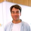 Loin des plateaux de télévision et de Paris, Julian Bugier s’offre une parenthèse en bord de mer