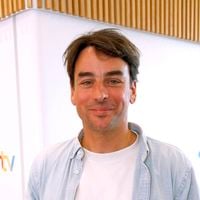 Loin des caméras, Julian Bugier se ressource dans une destination prisée du littoral, à plus de 200 km de Paris