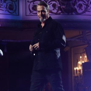 Exclusif - Florent Pagny lors de l'enregistrement de l'émission "Serge Lama, le dernier rappel" présentée par F. Bollaert, diffusée le vendredi 21 novembre 2025 sur France 3 à 21h10, au théâtre Marigny à Paris, France, le 29 avril 2025. © Clovis-Moreau/Bestimage