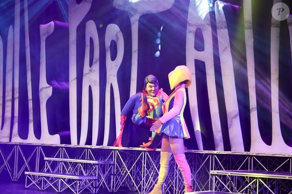 Exclusif - - Les célèbres personnalités de la télé se sont retrouvés avec bonheur, dans le Sud, à Vallauris Golf-Juan, pour assister à un magnifique show de cabaret, en présence de Mr Le Maire K. Luciano et ses adjoints, heureux de répondre à l'invitation du dynamique Président de l'association "Valoriser Vallauris Golf-Juan", Mr B. Darde, ce passionné d'art et du monde associatif projette également de créer un Musée de Sculpture à ciel ouvert , mêlant Art et Espace Public.  © Jack Tribeca/Bestimage