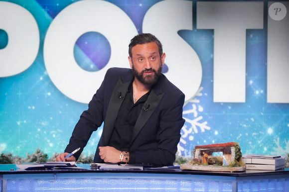 Exclusif - Cyril Hanouna sur le plateau de l'émission "Touche pas à mon poste" (TPMP) diffusée en direct sur C8 le 19 décembre 2024 © Jack Tribeca / Bestimage