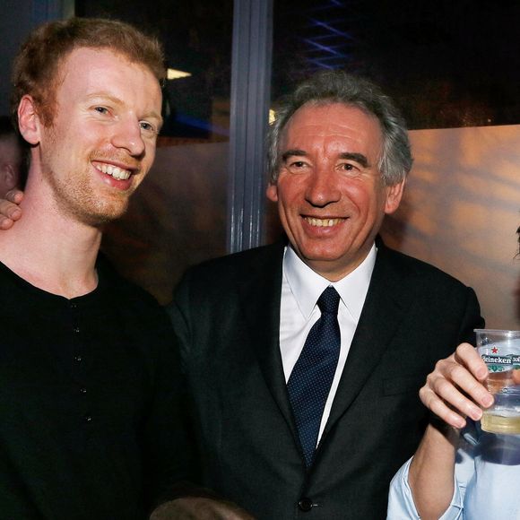 Président du Parti du Centre (MoDem) et candidat à la mairie de Pau, François Bayrou célèbre avec sa femme Elisabeth et leur fils André après avoir remporté le vote à l'issue du second tour des élections municipales françaises, à Pau, dans le sud-ouest de la France, le 30 mars 2014. Photo by Patrick Bernard/ABACAPRESS.COM