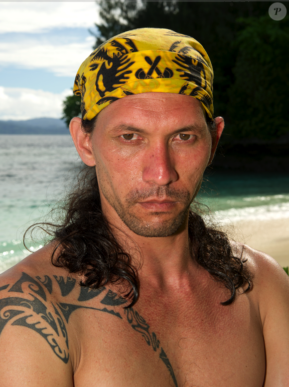 "Parce qu’il est temps. Et parce qu’aujourd’hui, 17 mai, c’est l’anniversaire de mon fils Vaitoanui. Il a 5 ans, et c’est un petit garçon très spécial."

Teheiura, certainement l'un des meilleurs aventuriers de toutes les éditions de Koh Lanta