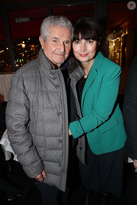Exclusif - Claude Lelouch et sa compagne Valérie Perrin - L'équipe du film de C. Lelouch "L'Amour c'est mieux que la Vie" se retrouve au restaurant Le Fouquet's avant la Première du film à Paris le 17 janvier 2022 . © Bertrand Rindoff Petroff / Bestimage