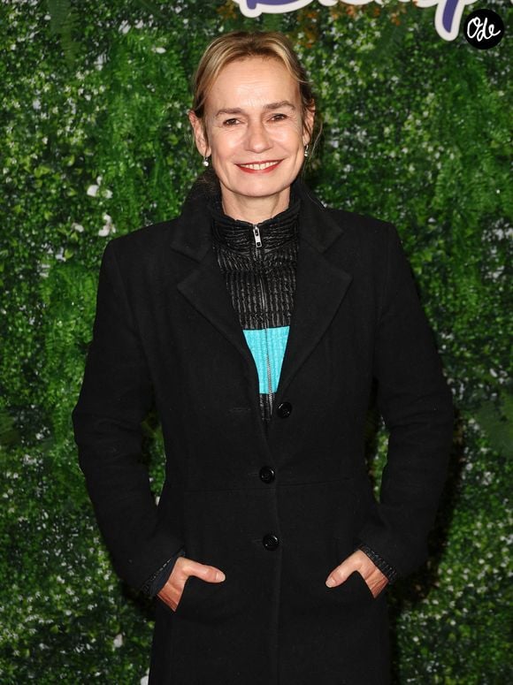 Sandrine Bonnaire - Avant-première de la mini-série Disney « Tout Va Bien » à l'UGC Normandie à Paris, le 9 novembre 2023. © Coadic Guirec / Bestimage